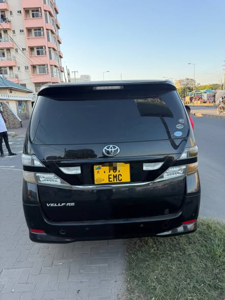 A picture of Toyota vellfire