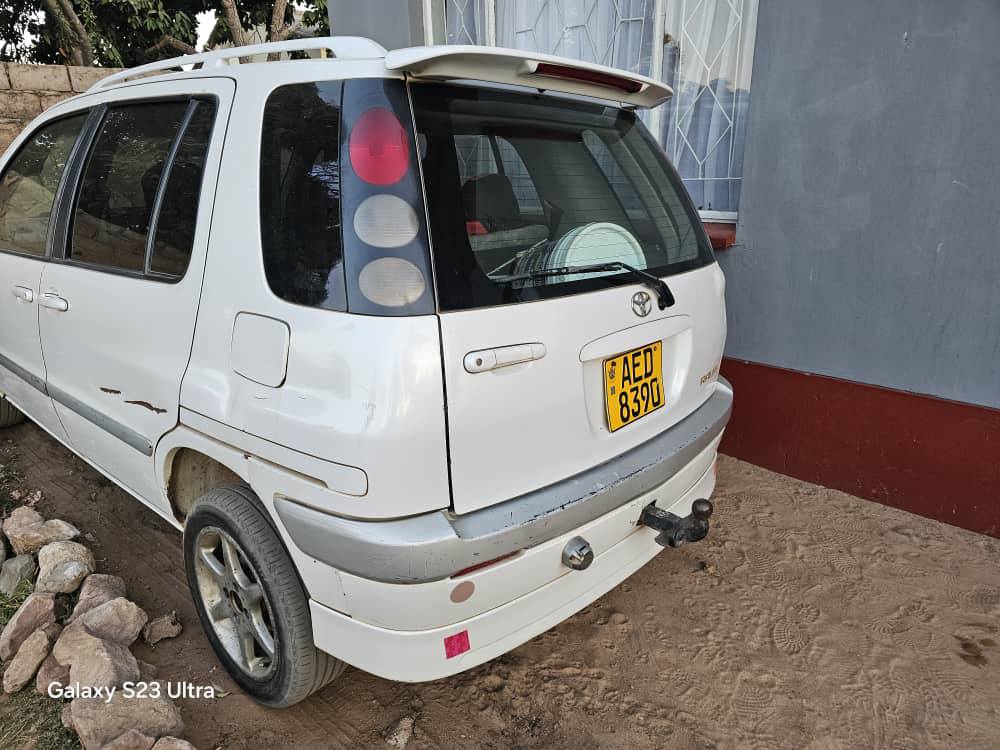 A picture of Toyota raum