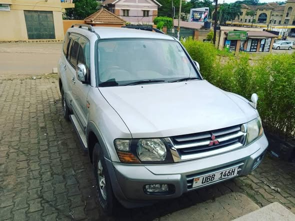 A picture of Pajero suv