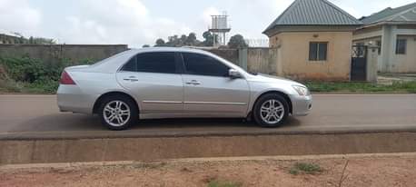 A picture of A carefully and neatly used Honda Accord DC 2007 is