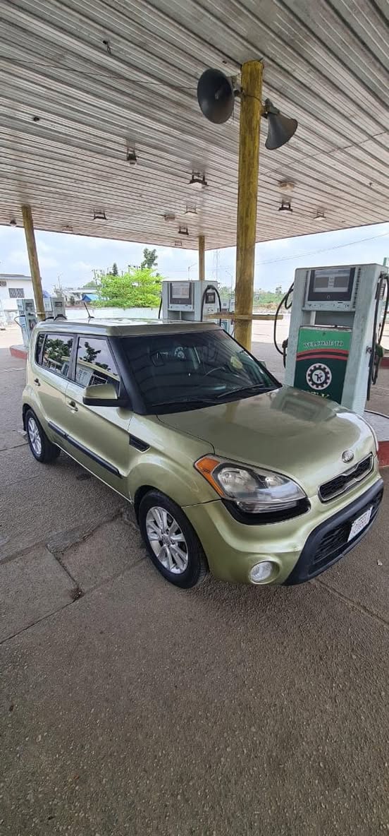 A picture of Destress Kia Soul 2012 unregistered toks standard buy and drive