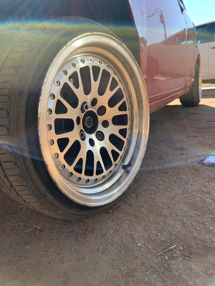 CARS &.