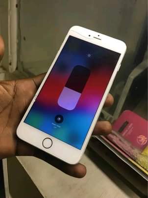 A picture of IPhone 6 PLUS GB 64