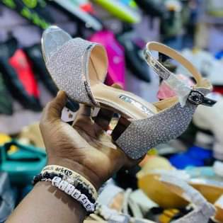 A picture of Shoe
