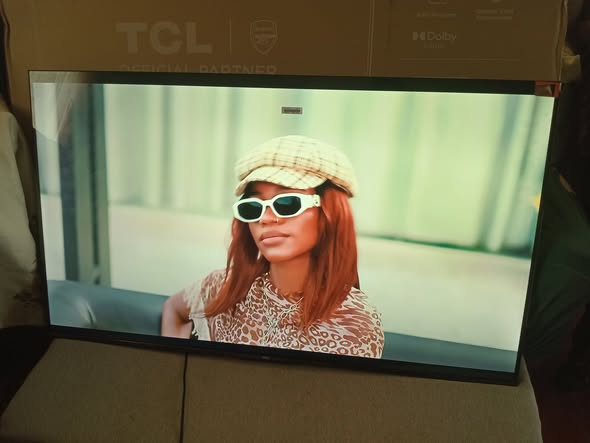 A picture of Tcl inch 55 smart Google Tv full box call 0659270336