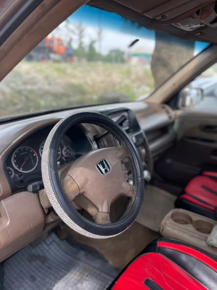 A picture of 2005 Honda CR V