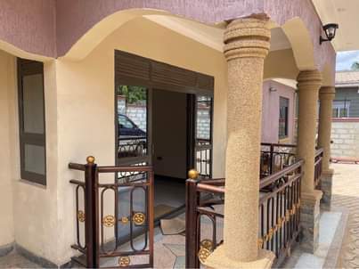 A picture of HOUSE ON SALE