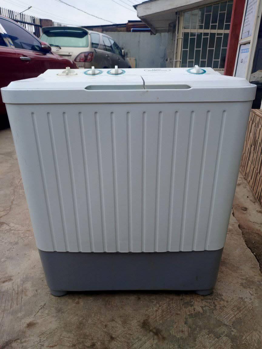 A picture of 9kg Haier thermocool washing machine