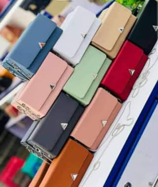 A picture of Ladies bags