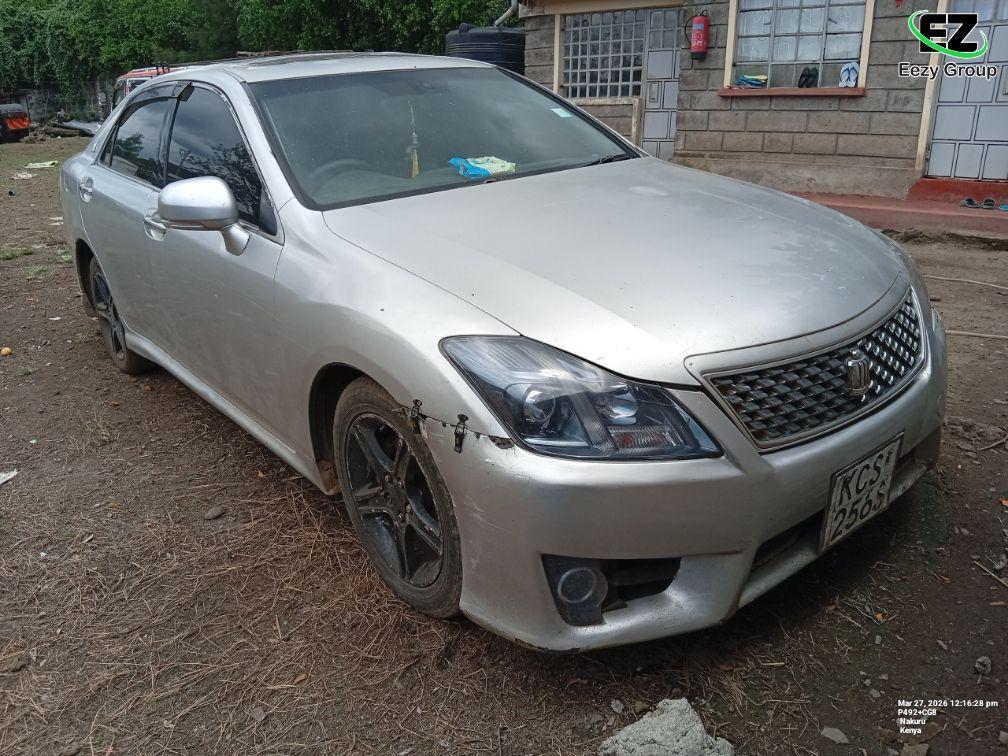 toyota crown athlete