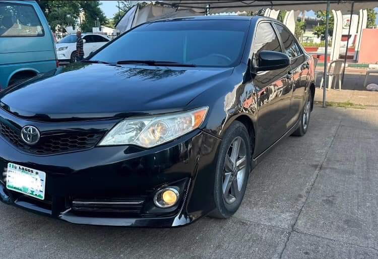 A picture of 2012 TOYOTA CAMRY SPORT registered i4 engine reverse camera leather