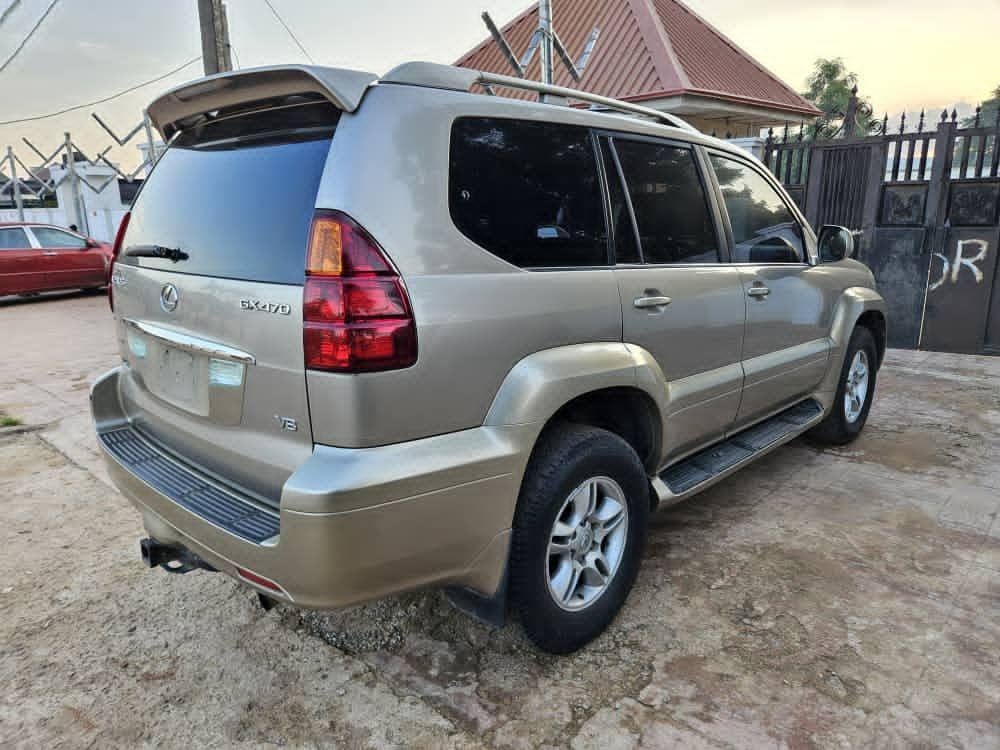 A picture of Belgium standard Gx470 2005 model 09134341345