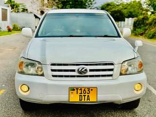 A picture of TOYOTA KLUGGER GOOD NEW FOR SELL 19 5M OR EXCHANGE