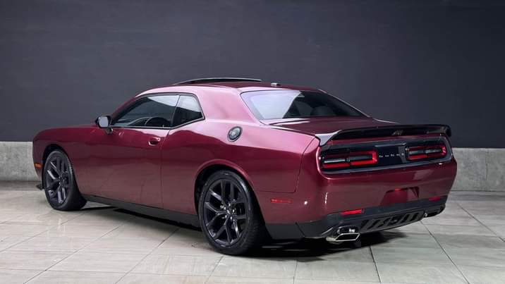 A picture of Dodge challenger 2021