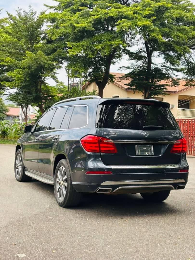 A picture of Mercedes Benz GL450 2014 model