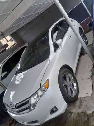 A picture of Toyota Venza 2013 Model Limited Nigeria Use Accident Free Good