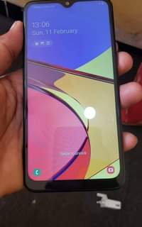 A picture of Samsung a10s Gb 32 Bei 100 000 0620706852