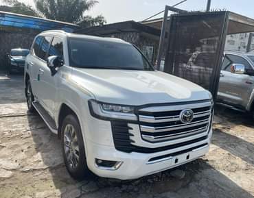 A picture of NEWLY ARRIVED 2022 LANDCRUISER VXR FULL OPTION BRAND NEW ALL