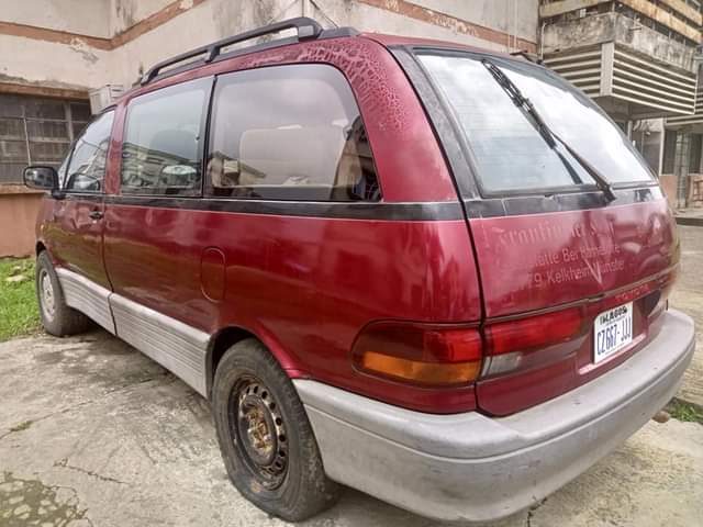 A picture of Toyota Previa 1999 RED 08032534466