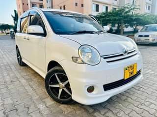 A picture of Sienta namba D