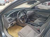 A picture of Honda Accord 2008 v6 first user.