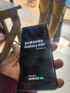 A picture of Samsung galaxy s10plus storage 128gb