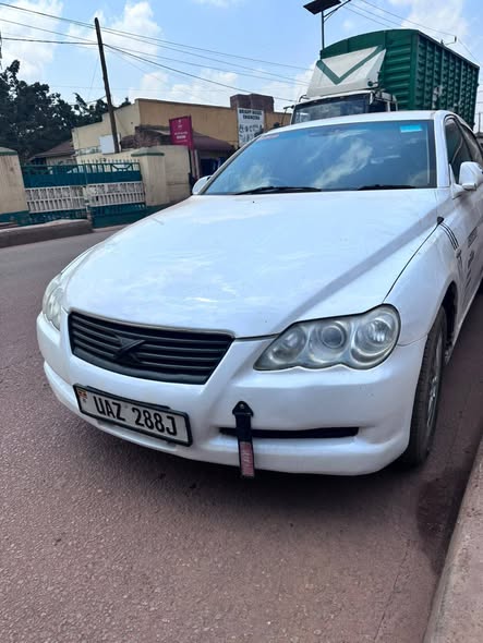 A picture of Toyota mk x