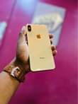 A picture of Iphone XS max 256GB 590 000