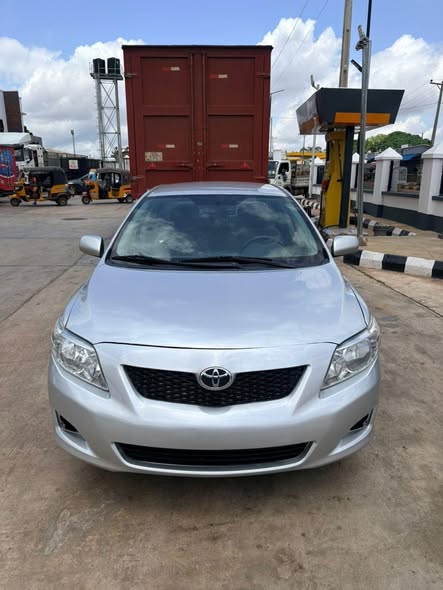 A picture of 2010 Toyota corolla