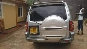 A picture of 1999 Pajero 1999 Silver