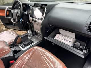 A picture of 2022 Toyota Prado v6