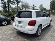 A picture of Mercedes Benz GLK350 2013