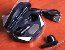 A picture of Earbus 5 1