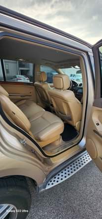 A picture of 2007 Mercedes Benz GL Class GL 450 Sport Utility 4D