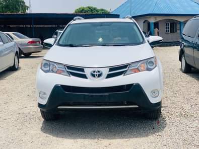 A picture of TOK S STANDARD An Extremely Clean Rav 4 2014 Model