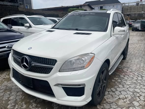 A picture of Mercedes Benz ML350 2015