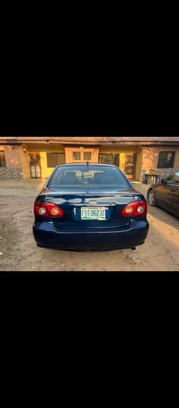 A picture of Toyota Corolla 04
