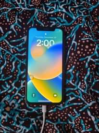 A picture of I phone x gb gb64