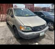 A picture of Toyota Sienna 2000 Engine and Gear ok Ac not cooling