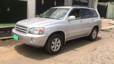 A picture of TOYOTA HIGHLANDER 03 04 2ROWS