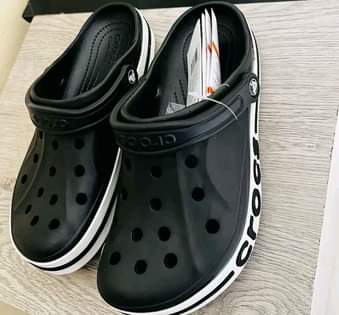 crocs