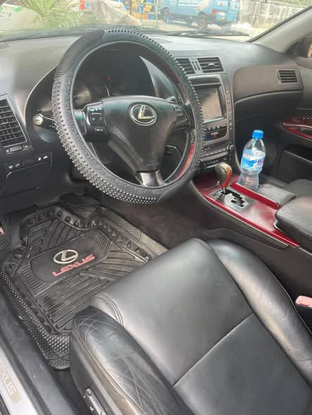 A picture of Lexus GS 300