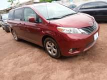 A picture of 2011 Toyota Sienna