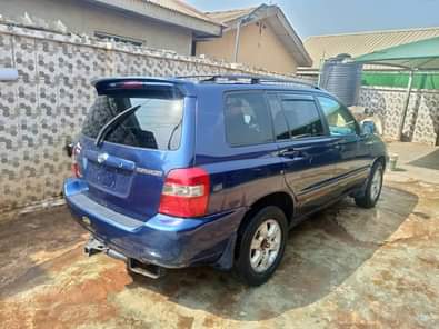 A picture of 2005 Toyota Highlander Nothing to fix Buy and drive No