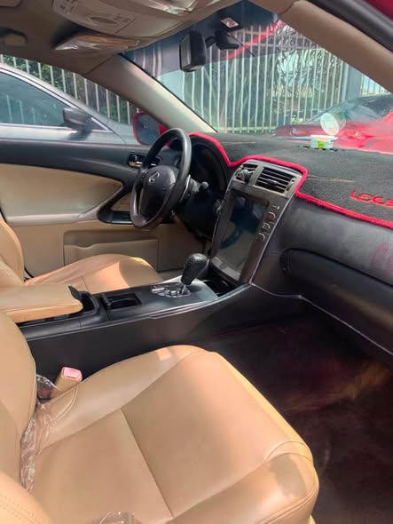 A picture of Registered LEXUS IS250 2007