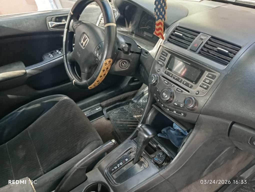 A picture of Honda Accord 04 v6 good engine and gear ac is