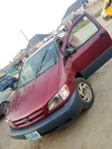 A picture of first body toyota sienna Buy and drive 1999 model Toks