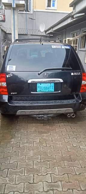 A picture of This is accura MDX 2004 model everything is working perfectly