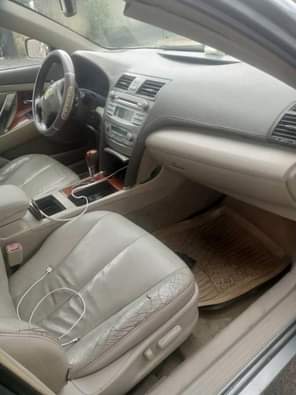 A picture of Camry spider 2010 2 8m last Ac chilling Engine Gear