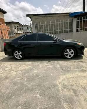 A picture of DIRECT TOKUNBO 2013 TOYOTA CAMRY SE Accident Free Remote Key